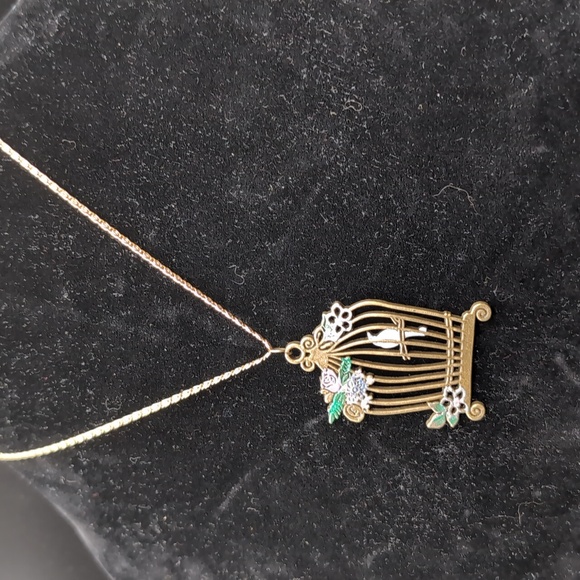 Gold Toned Necklace With Birdcage Floral Focus - Picture 4 of 9